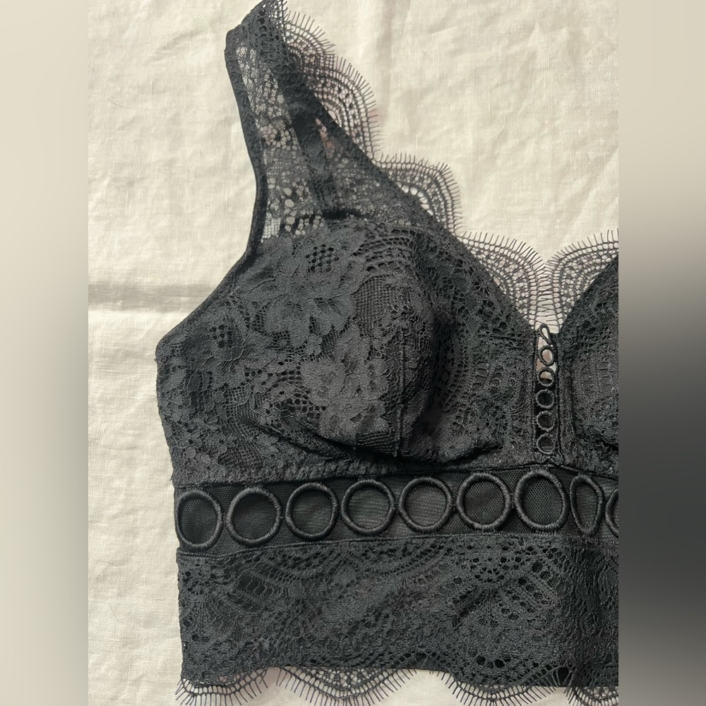 NWOT Bebe Cropped Lace Tank Sz 2 - Picture 2 of 4